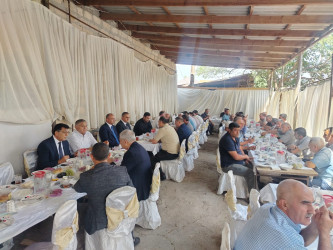 İcra başçısı Qaramusalı kəndində şəhid anasının yas mərasimində iştirak etdi